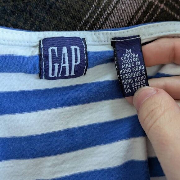 Gap Women's Blue and White Striped Short sleeve top - Picture 3 of 3